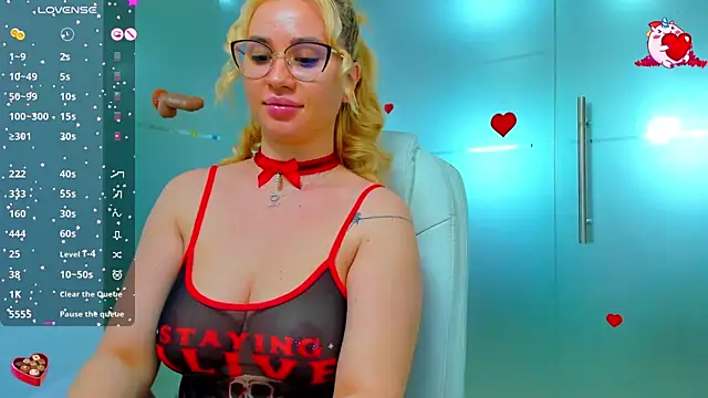 Snapshot of sassy_madeline chatting on 02-14-25, 02:54 sassy madeline online show from 02-14-25, 02:54