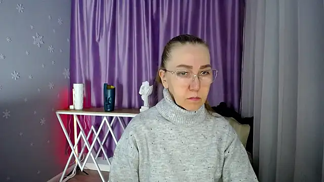 Snapshot of queen_a_n_i chatting on 01-18-25, 10:28 queen a n i online show from 01-18-25, 10:28