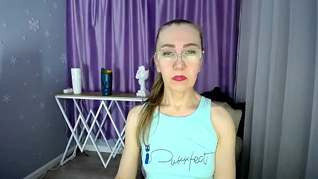 Snapshot of queen_a_n_i chatting on 02-01-25, 11:54 queen a n i online show from 02-01-25, 11:54