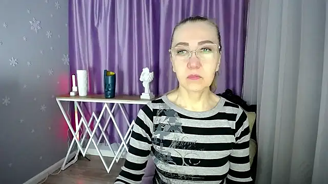 Snapshot of queen_a_n_i chatting on 03-05-25, 06:23 queen a n i online show from 03-05-25, 06:23