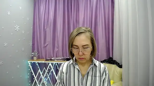 queen a n i online show from 03-08-26, 07:45