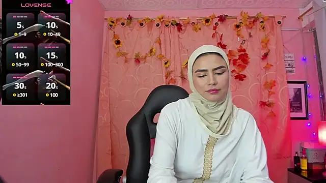 Snapshot of DarshaKhemu chatting on 01-28-25, 08:47 DarshaKhemu online show from 01-28-25, 08:47