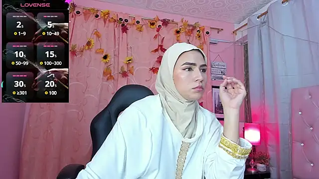 Snapshot of DarshaKhemu chatting on 02-03-25, 08:46 DarshaKhemu online show from 02-03-25, 08:46