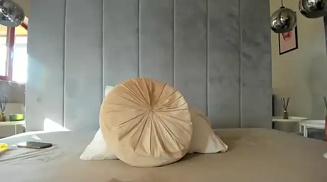 Snapshot of Naila18 chatting on 12-13-24, 11:55 Naila18 online show from 12-13-24, 11:55