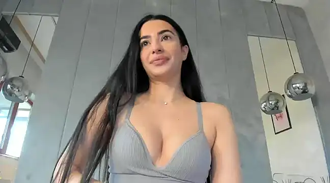 Snapshot of Naila18 chatting on 01-08-25, 06:52 Naila18 online show from 01-08-25, 06:52