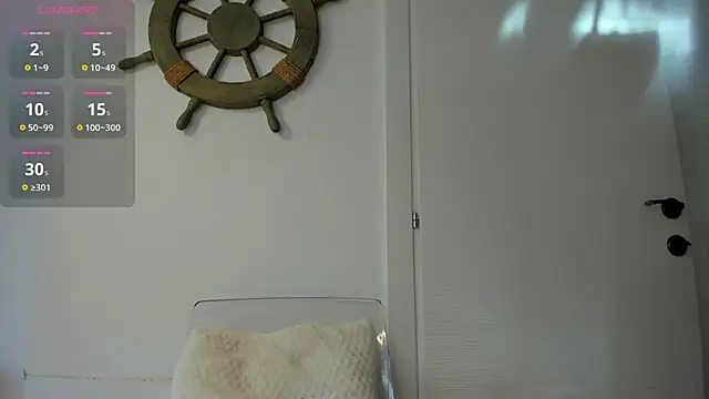 Snapshot of Naila18 chatting on 09-19-25, 06:48 Naila18 online show from 09-19-25, 06:48