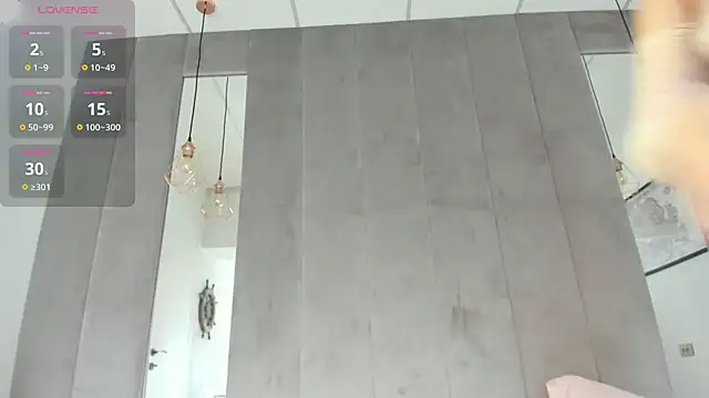 Snapshot of Naila18 chatting on 09-25-25, 06:50 Naila18 online show from 09-25-25, 06:50