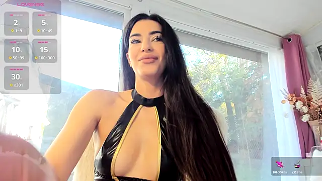 Snapshot of Naila18 chatting on 10-20-25, 07:20 Naila18 online show from 10-20-25, 07:20