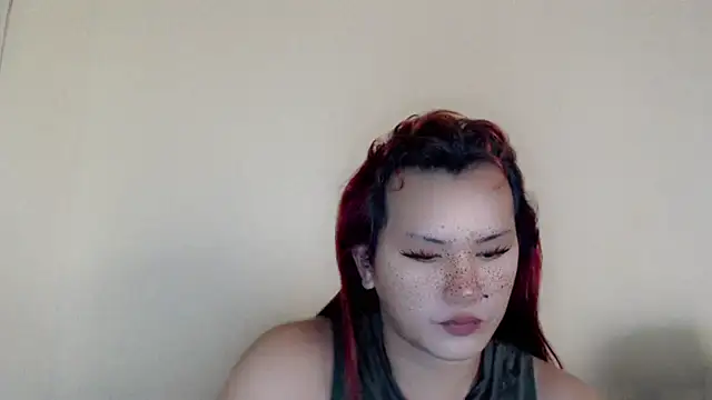 Snapshot of beatrice_21 chatting on 07-13-26, 12:57 beatrice 21 online show from 07-13-26, 12:57