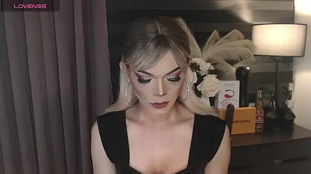 Snapshot of HugecockAlexa chatting on 09-15-25, 10:37 HugecockAlexa online show from 09-15-25, 10:37