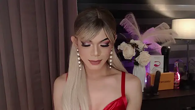 Snapshot of HugecockAlexa chatting on 09-16-25, 07:53 HugecockAlexa online show from 09-16-25, 07:53