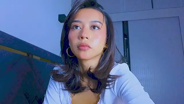 Mia Tin online show from 09-21-25, 01:35