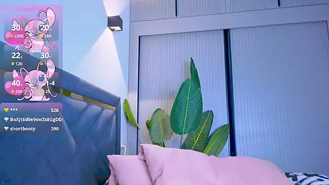 Mia Tin online show from 10-15-25, 02:28