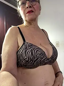 Snapshot of Sexytaty2022 chatting on 06-25-26, 12:53 Sexytaty2022 online show from 06-25-26, 12:53