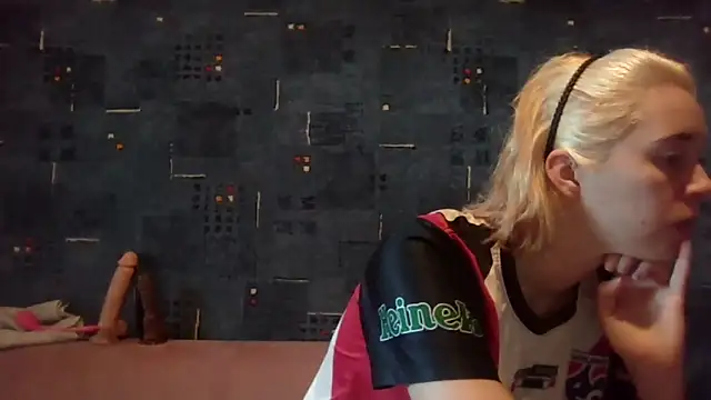 Snapshot of virginriverofficial chatting on 06-15-26, 06:15 virginriverofficial online show from 06-15-26, 06:15