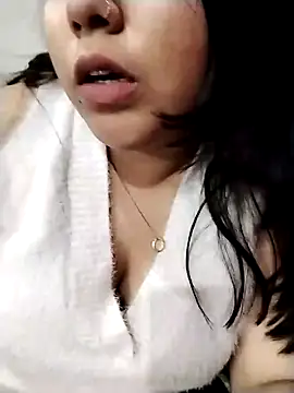 Snapshot of Alisha__Arora chatting on 01-03-25, 10:20 Alisha Arora online show from 01-03-25, 10:20