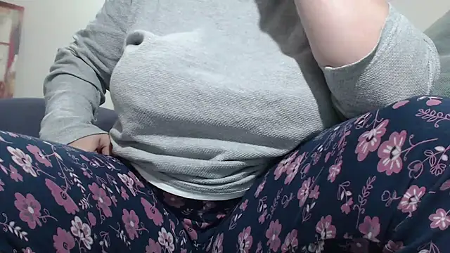 Miss Lisss online show from 01-15-25, 04:57