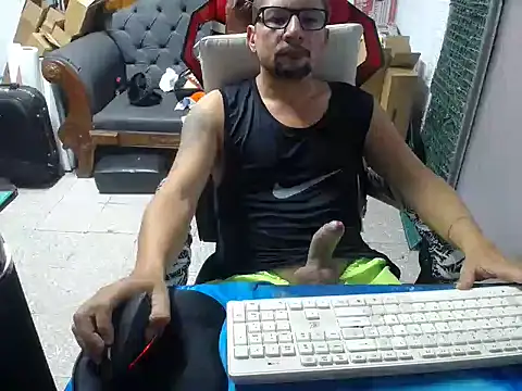 Snapshot of alexam_gal@xh chatting on 12-01-24, 07:03 alexam galxh online show from 12-01-24, 07:03