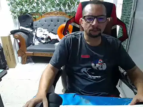 Snapshot of alexam_gal@xh chatting on 01-07-25, 11:14 alexam galxh online show from 01-07-25, 11:14