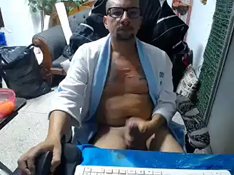 Snapshot of alexam_gal@xh chatting on 03-04-25, 11:32 alexam galxh online show from 03-04-25, 11:32