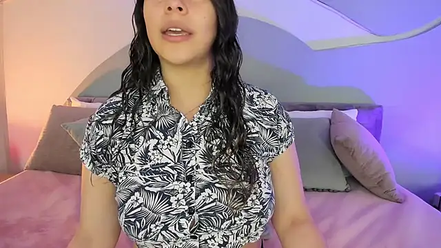 Nicolle W online show from 09-21-25, 02:46