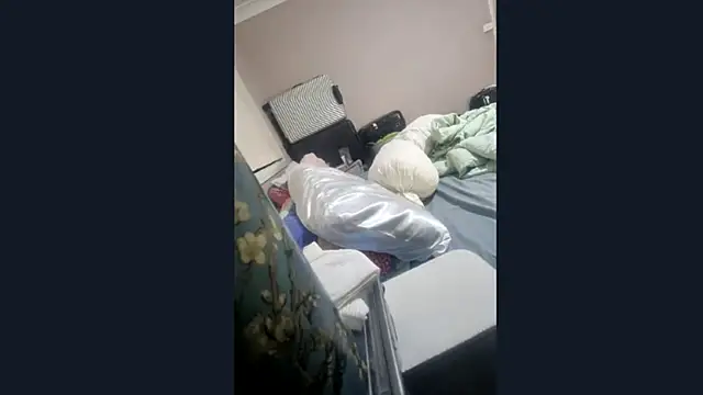 AmateurGuy23 online show from 12-31-24, 03:31