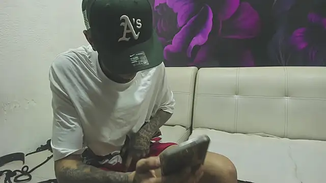 Snapshot of SecretsParty chatting on 03-22-25, 03:09 SecretsParty online show from 03-22-25, 03:09