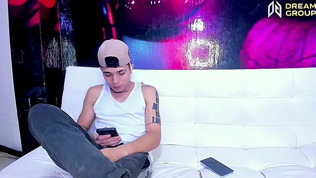 Snapshot of SecretsParty chatting on 09-11-25, 02:44 SecretsParty online show from 09-11-25, 02:44