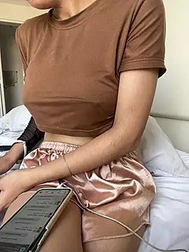 Snapshot of DulceMya6 chatting on 02-25-26, 02:27 DulceMya6 online show from 02-25-26, 02:27