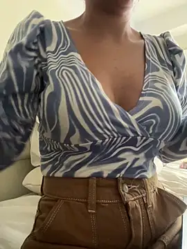 Snapshot of DulceMya6 chatting on 05-25-26, 12:22 DulceMya6 online show from 05-25-26, 12:22