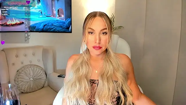 Snapshot of Lizz_Tayler chatting on 01-26-25, 12:37 Lizz Tayler online show from 01-26-25, 12:37
