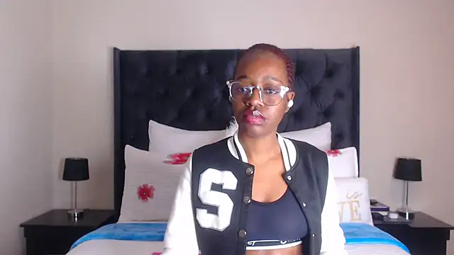 Sexynaughty Gal online show from 12-04-25, 08:06