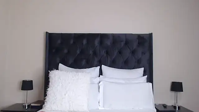 Sexynaughty Gal online show from 04-10-26, 09:19