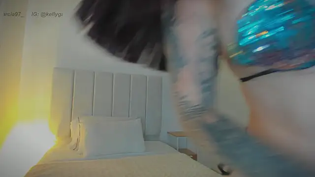 Ally Snow online show from 04-10-26, 02:11