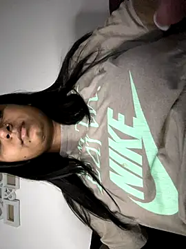 Snapshot of layla_amin chatting on 09-10-25, 10:32 layla amin online show from 09-10-25, 10:32