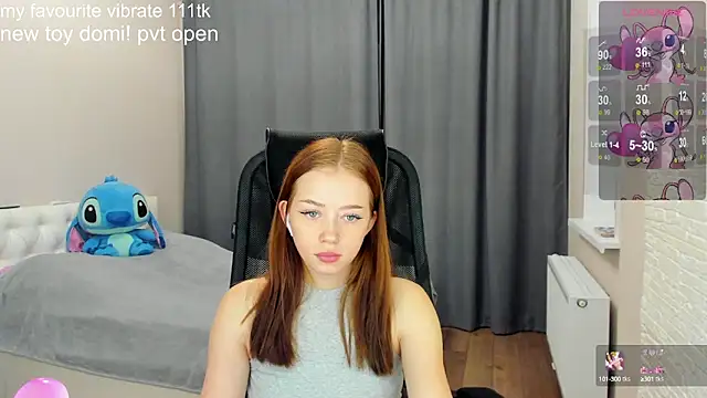 Snapshot of Hot_Mia_ chatting on 12-04-24, 11:30 Hot Mia online show from 12-04-24, 11:30