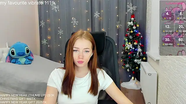 Snapshot of Hot_Mia_ chatting on 01-16-25, 05:55 Hot Mia online show from 01-16-25, 05:55