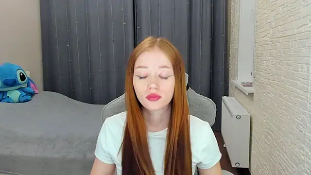 Snapshot of Hot_Mia_ chatting on 02-19-25, 03:49 Hot Mia online show from 02-19-25, 03:49