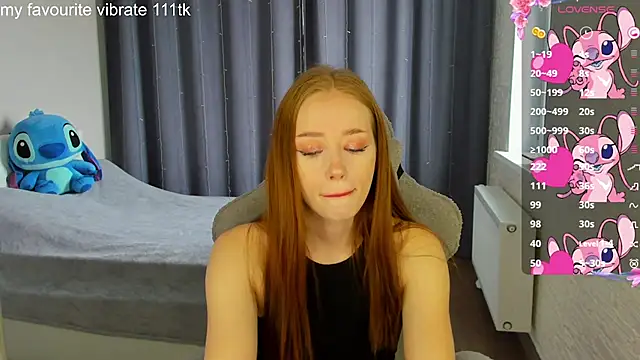 Snapshot of Hot_Mia_ chatting on 03-21-25, 11:44 Hot Mia online show from 03-21-25, 11:44