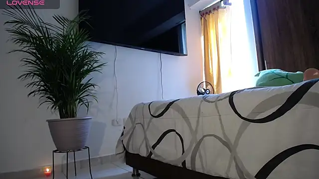 Snapshot of maggie_kay chatting on 01-17-25, 05:51 maggie kay online show from 01-17-25, 05:51