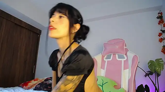 Snapshot of maggie_kay chatting on 10-09-25, 04:05 maggie kay online show from 10-09-25, 04:05