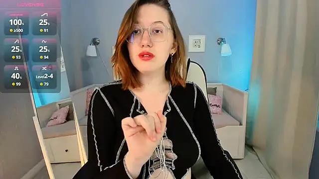 Snapshot of Charmy_Gracy chatting on 10-11-25, 11:20 Charmy Gracy online show from 10-11-25, 11:20