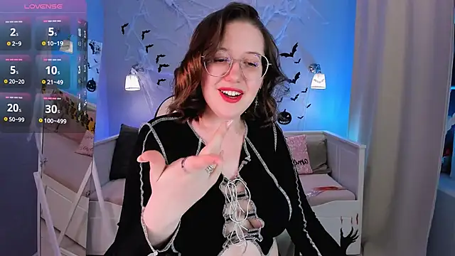 Snapshot of Charmy_Gracy chatting on 10-29-25, 11:34 Charmy Gracy online show from 10-29-25, 11:34