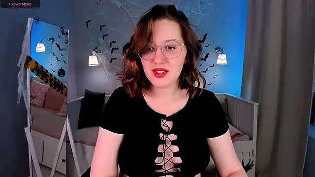 Snapshot of Charmy_Gracy chatting on 10-30-25, 11:22 Charmy Gracy online show from 10-30-25, 11:22