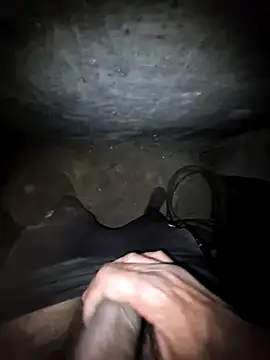 Snapshot of breejs chatting on 10-21-25, 03:46 breejs online show from 10-21-25, 03:46