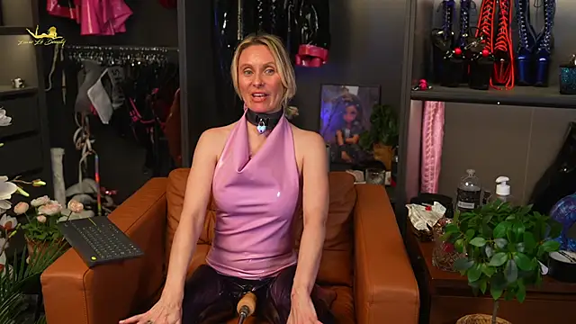 lacie le beauty online show from 12-26-24, 08:11