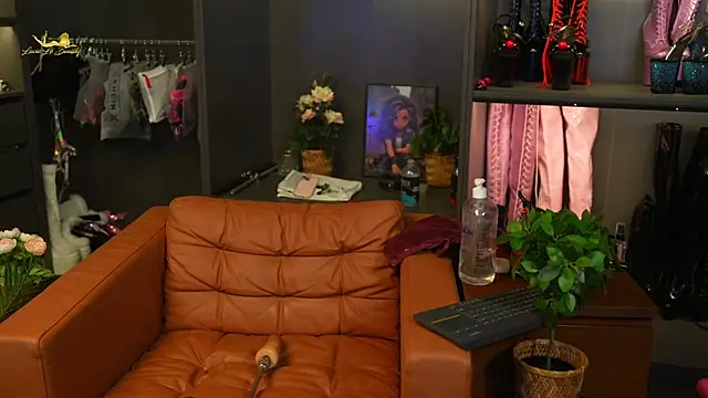 lacie le beauty online show from 01-13-25, 05:12