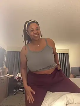 HEARTBREAKBRE online show from 02-24-26, 04:54