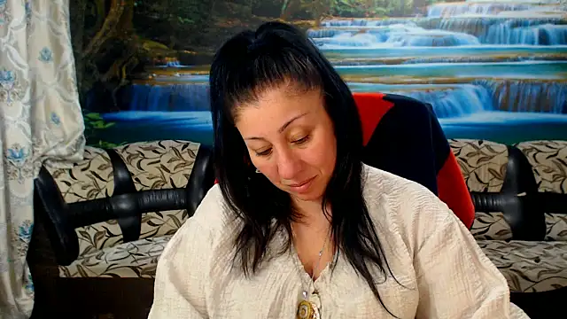 MoistMady online show from 04-12-26, 05:18
