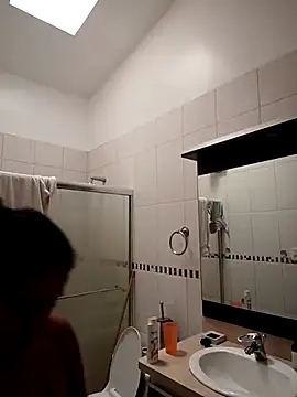 Snapshot of ashley69_brown chatting on 12-18-25, 07:31 ashley69 brown online show from 12-18-25, 07:31